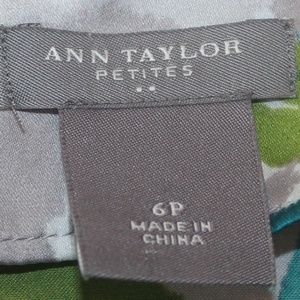 Ann Taylor Tops - Beautiful Floral Ann Taylor Blouse Size 6 Petites Ann Taylor Tops - Beautiful Floral Ann Taylor Blouse Size 6 Petites